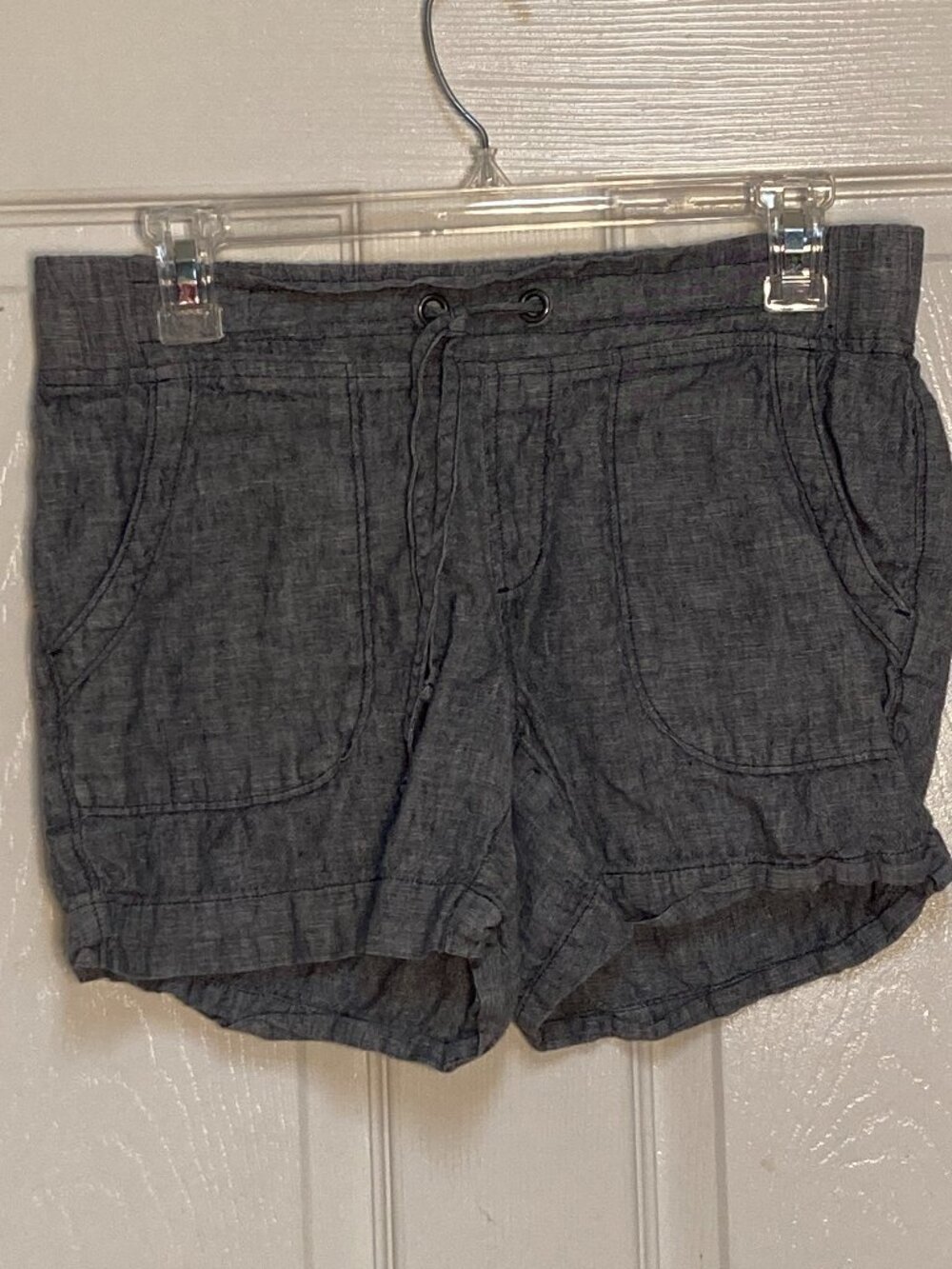 Women's shorts by Athleta charcoal gray sze 4